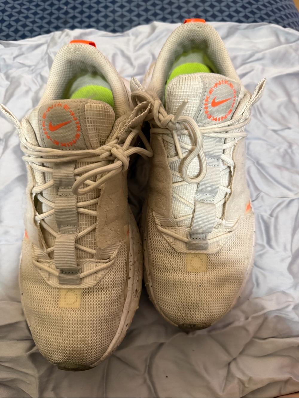 Nike Crater Impact Women’s Sneakers Size 7.5 Cream Orange
